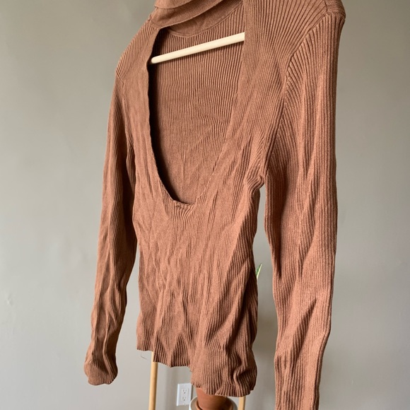 Dynamite Open Back Turtleneck - Picture 3 of 3